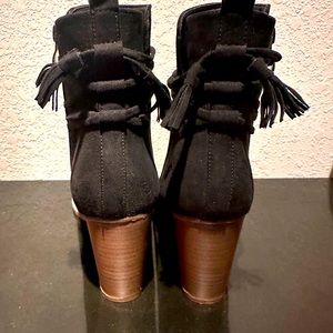 New Maurices black boots